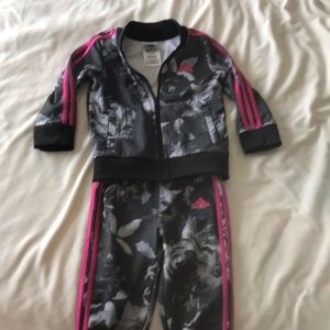 Adidas 18 mos track suit like new